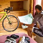 Eden Eco Hotel, Restaurant & Wellness ホテル ラ・トゥイール