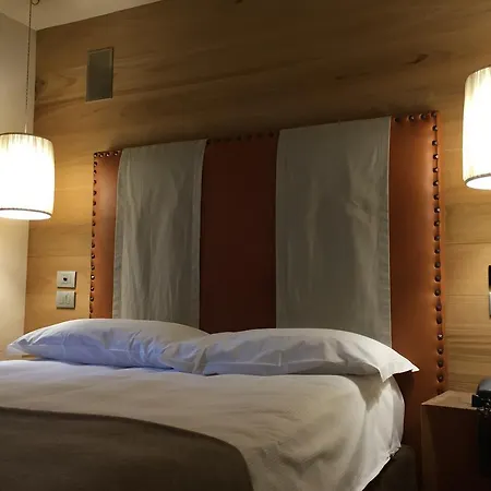 에덴 호텔 4*