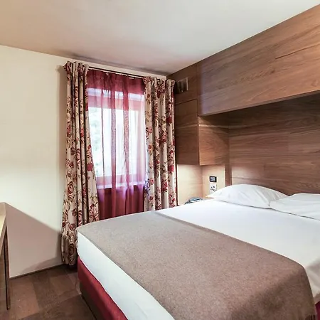 Hotel Eden Eco Hotel, Restaurant & Wellness 4*