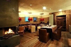 ホテル Eden Eco Hotel, Restaurant & Wellness 4*