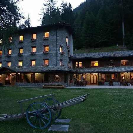 ホテル Eden Eco Hotel, Restaurant & Wellness ラ・トゥイール